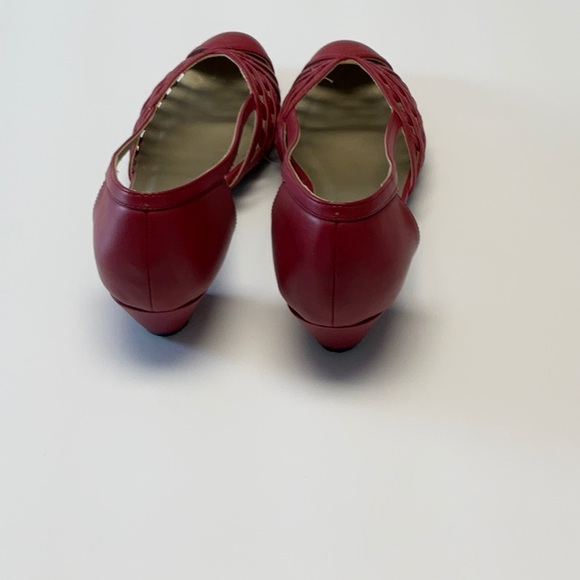 - low flat shoes leather like Materials … - Picture 4 of 6